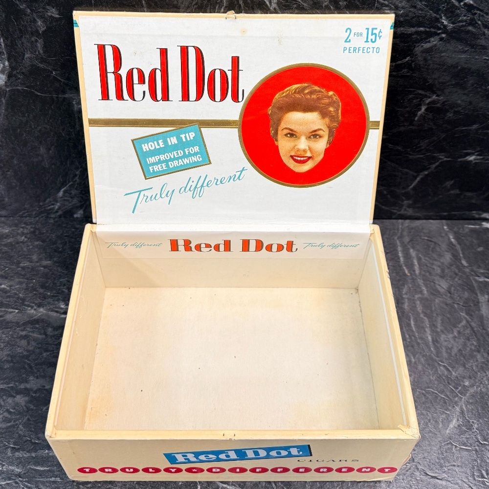 RED DOT Cigar Box